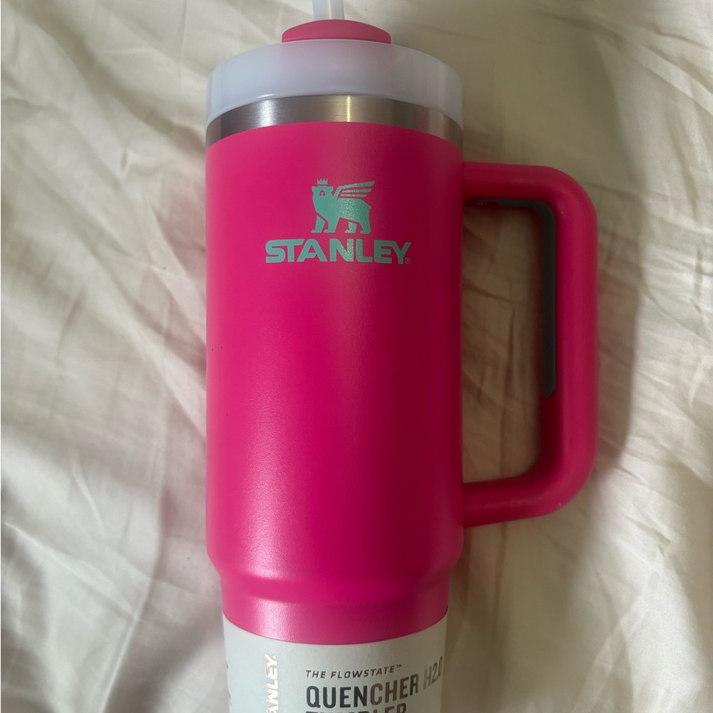 Stanley Pink Quencher H2.0 Tumbler with Handle